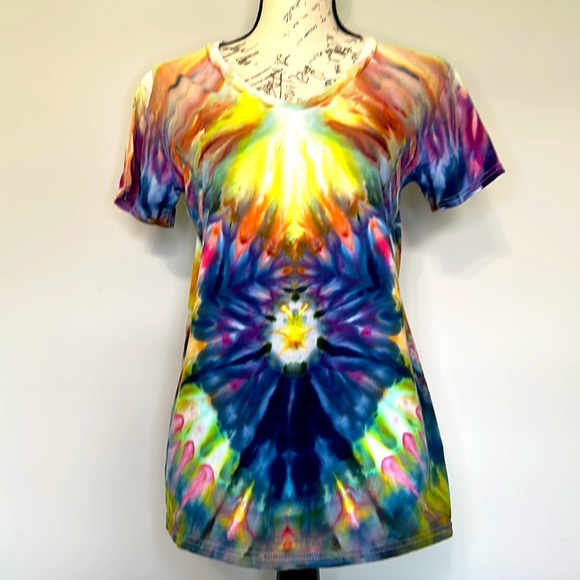 George | Multi Colored Tie-Died short Sleeve V-Neck T-Shirt | Size Small - Picture 2 of 9